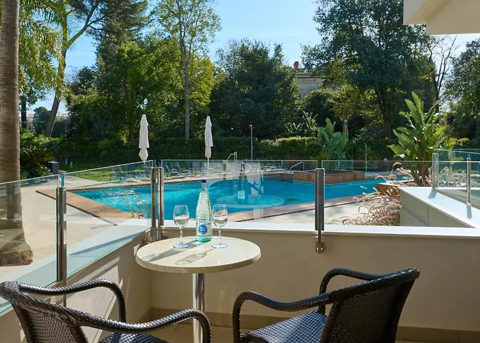 ヒポテルズ シェリー パーク