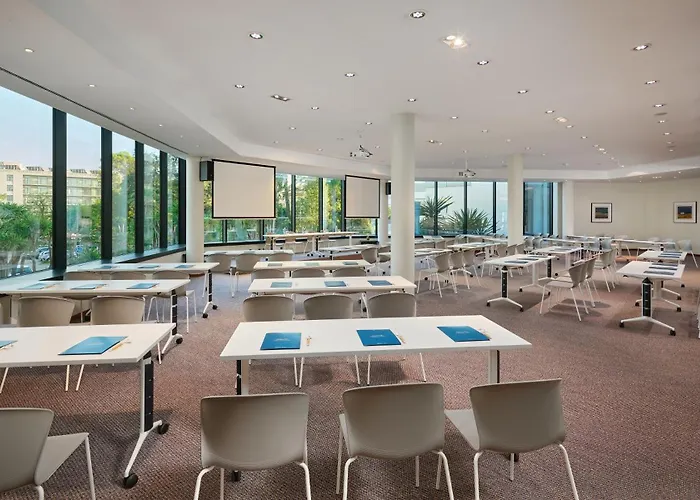 ホテル ヒポテルズ シェリー パーク ヘレス