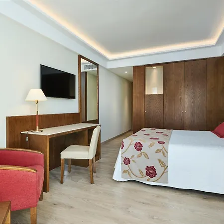 ホテル ヒポテルズ シェリー パーク ヘレス